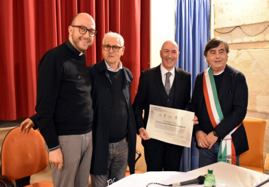 Onorificenza al flautista Giovanni Mugnuolo cantore della musica di Mercadante